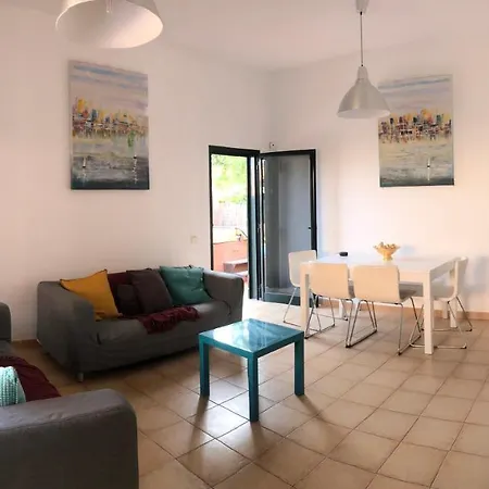 Lovely 2-bed In Fuerteventura Villa Corralejo