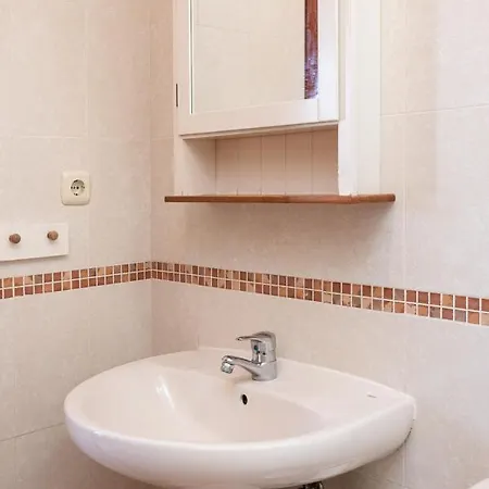 Lovely 2-bed In Fuerteventura Villa Corralejo